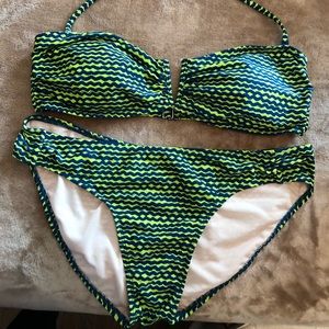 Navy/neon green pattern swimsuit, removable straps